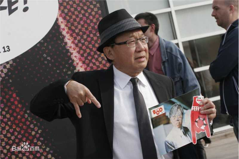 最新许冠文(Michael Hui)在2011年吉隆坡《栋笃笑》记者会中的图集