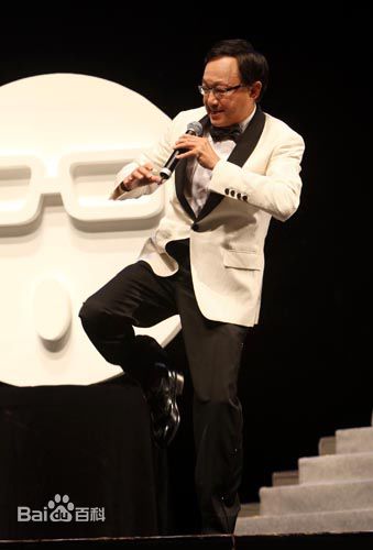 许冠文(Michael Hui)在2009马来西亚《云顶鬼马栋笃笑》中的