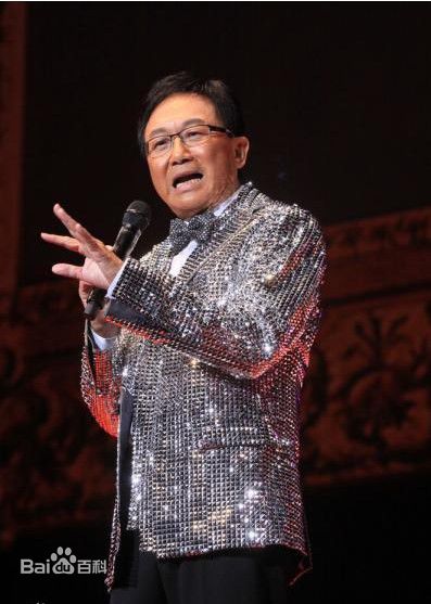 最全许冠文(Michael Hui)在2011香港《最后警告栋笃笑》中的壁纸