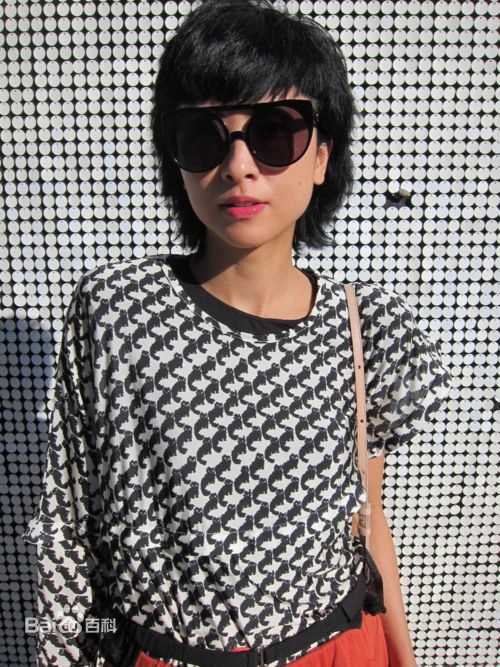 徐濠萦(Hilary Tsui)2011年 for Izzue系列眼镜宣传性感图片壁纸