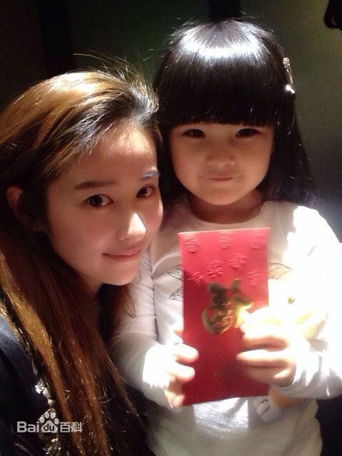 王诗龄(Angela)生活照生活照