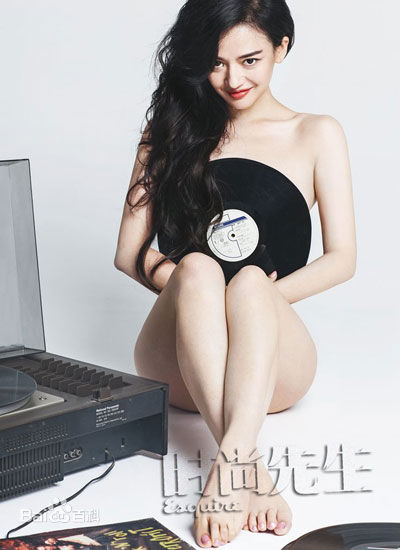 最新李昕芸(Xinyun Li)在《时尚先生》大片中的图集