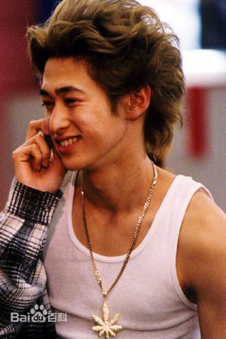 洼冢洋介(窪塚洋介（くぼづか ようすけ）)前后照片