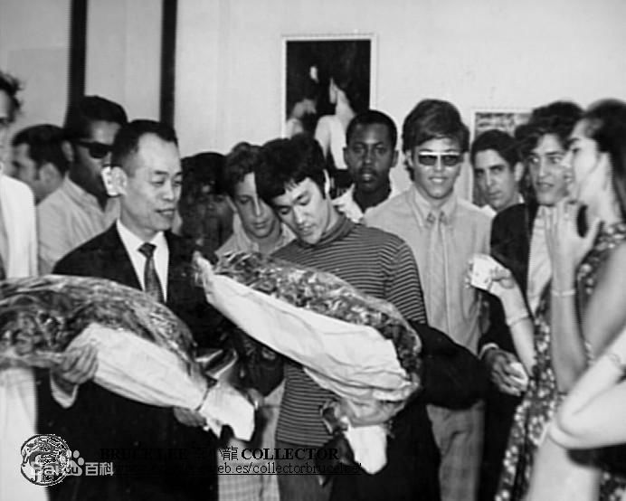 李小龙(Bruce Lee（英语）、ブルース.リー（日语）、 （朝鲜语))与李俊九图册
