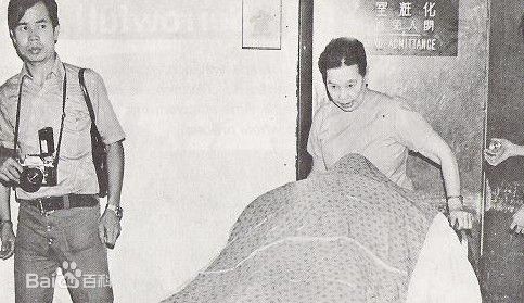 李小龙(Bruce Lee（英语）、ブルース.リー（日语）、 （朝鲜语))追悼会性感图片图集