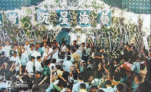 李小龙(Bruce Lee（英语）、ブルース.リー（日语）、 （朝鲜语))追悼会性感图片图集