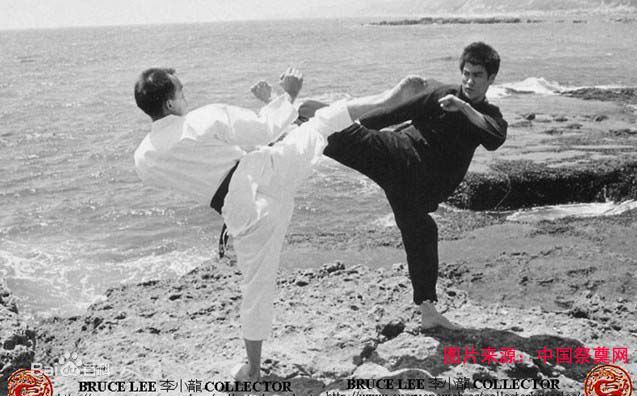 李小龙(Bruce Lee（英语）、ブルース.リー（日语）、 （朝鲜语))练功照图册