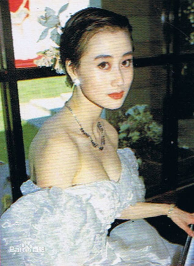 利智(Nina Li)婚纱照图片图集