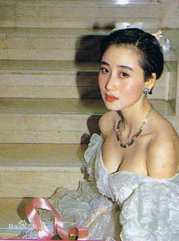 利智(Nina Li)婚纱照图片图集