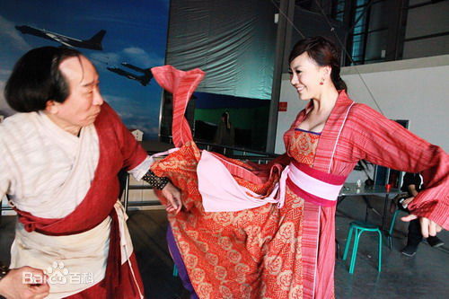 高清赵志凌在出演《龙凤店》中的图集