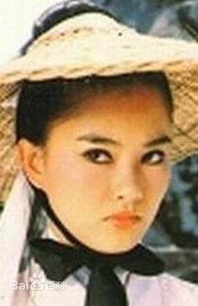 龙君儿的银幕形象素颜照相册