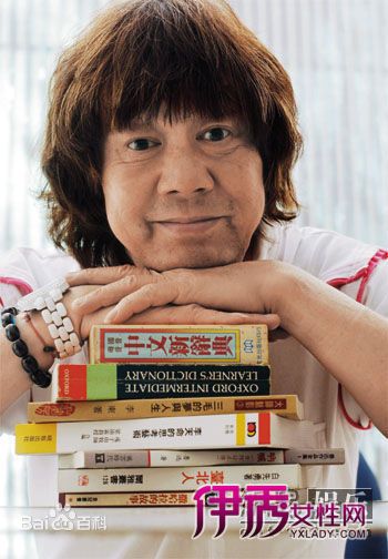 最新许冠英(Ricky Hui)壁纸