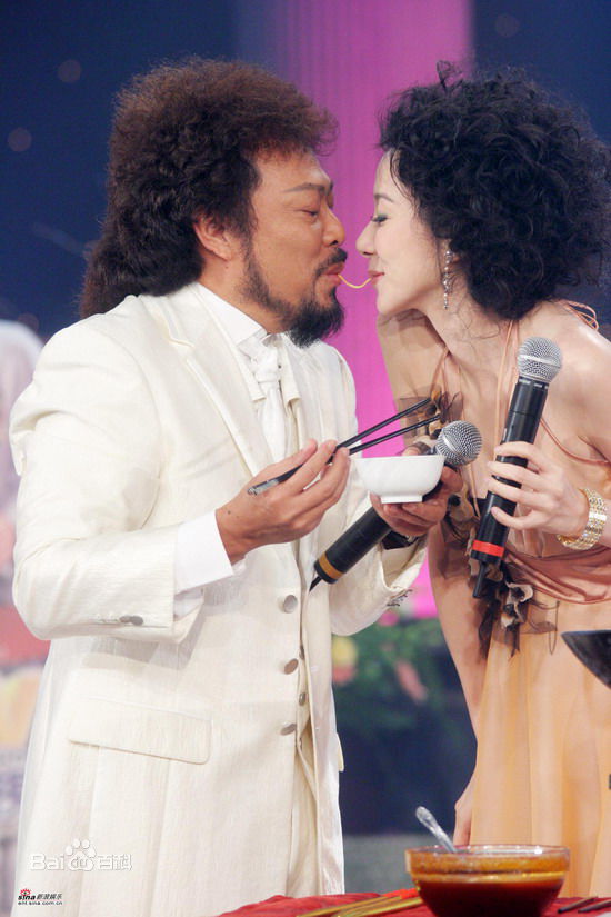 张菲(Fei Chang)在主持《综艺大哥大》中的