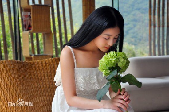 张含韵(Baby Zhang)MV花絮集锦素颜照壁纸