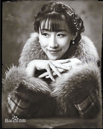 高清任素汐在话剧《驴得水》中的图集