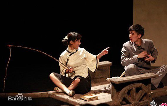 高清任素汐在话剧《驴得水》中的图集