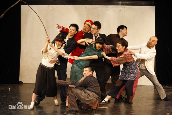 高清任素汐在话剧《驴得水》中的图集