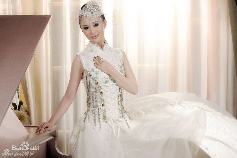 最新刘竞性感图片