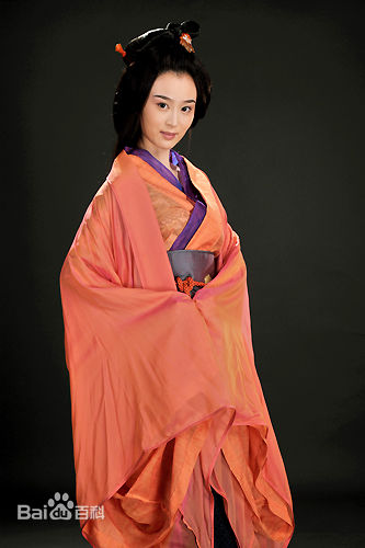 刘竞饰演的大乔生活照