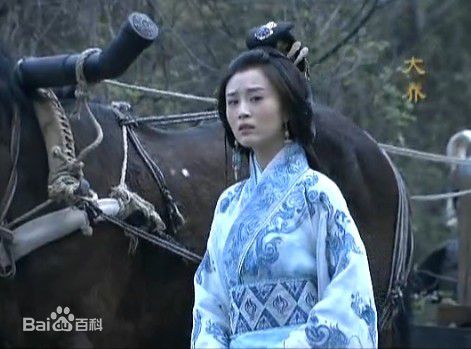 刘竞饰演的大乔生活照