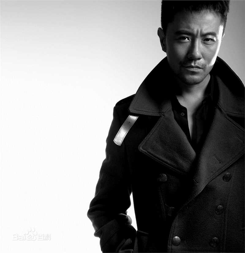 赵阳长款风衣造型尽显男性魅力图册