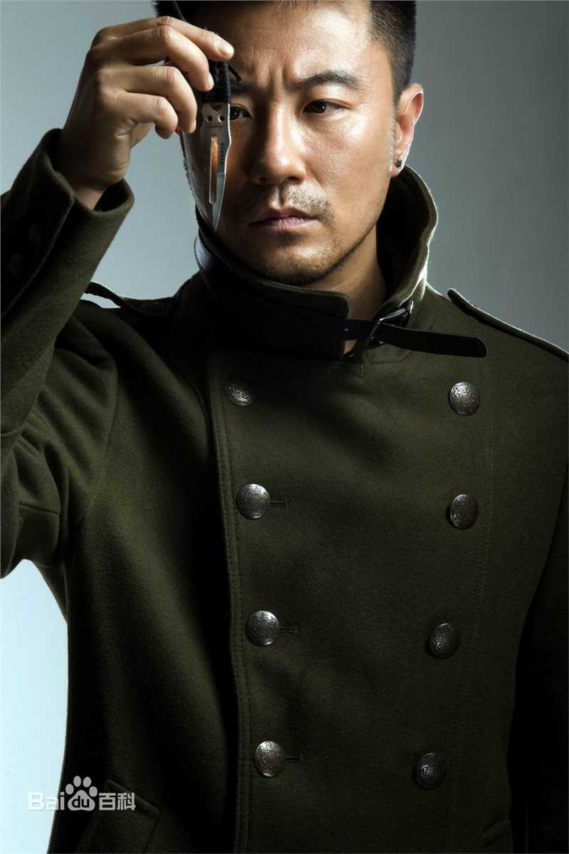 赵阳长款风衣造型尽显男性魅力图册
