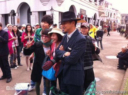 骆达华(Ken Lok Daat Wah)给野兽献花素颜照壁纸