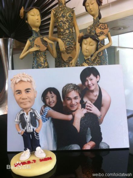 骆达华(Ken Lok Daat Wah)给野兽献花素颜照壁纸