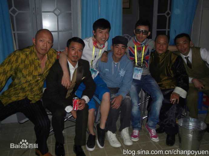 骆达华(Ken Lok Daat Wah)给野兽献花素颜照壁纸