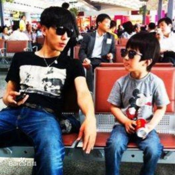 张亮(Sean)与儿子壁纸壁纸