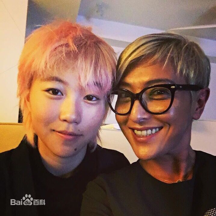 窦靖童(Leah Dou)粉发造型图片图集