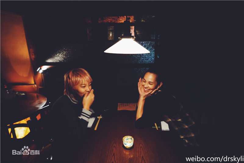 窦靖童(Leah Dou)粉发造型图片图集