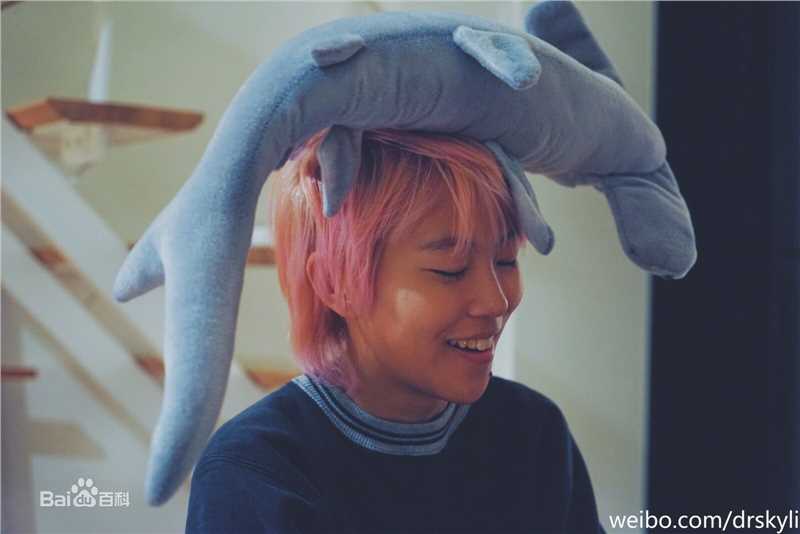 窦靖童(Leah Dou)粉发造型图片图集