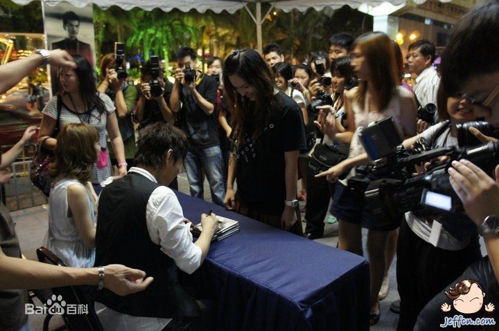 张信哲(Jeff Chang Shin-Che)2010年马来西亚签唱会图片图集