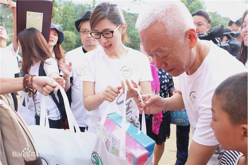 李霞(LISA)公益事业前后照片