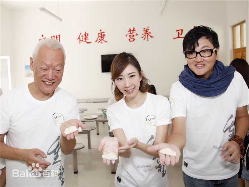 李霞(LISA)公益事业前后照片