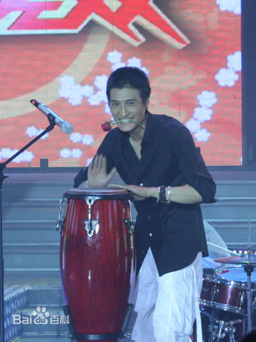 胡东参加活动前后照片