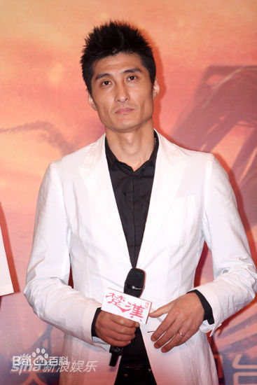 胡东参加活动前后照片