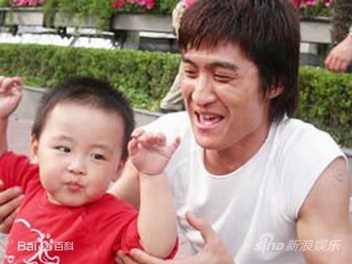 胡东与儿子前后照片