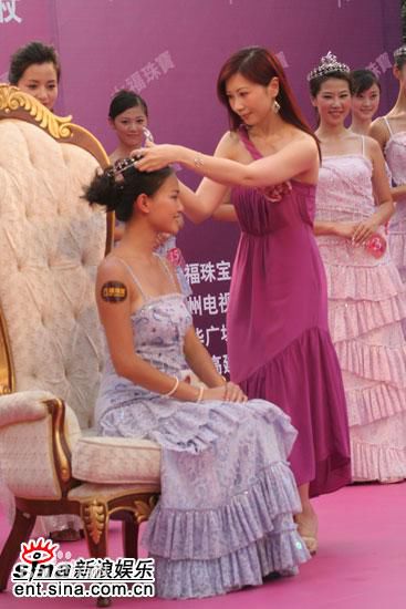 精选杨宝玲(Pauline Yeung)在出席《美在花城》活动中的图册