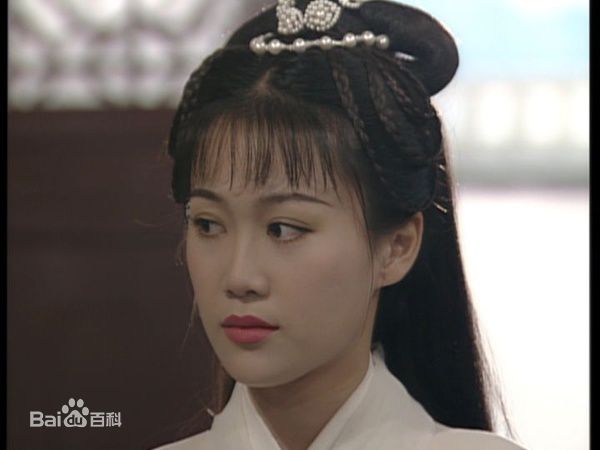 高清梁小冰(Noel Leung)在《圆月弯刀》青青中的图集