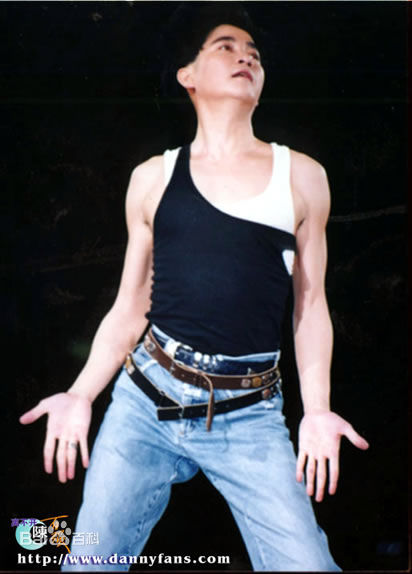 陈百强(Danny Chan)91年演唱会性感图片图集