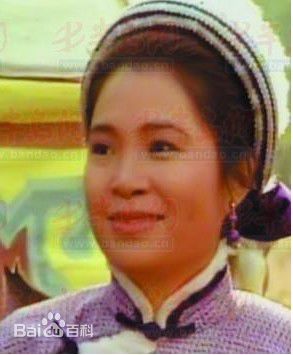 苏杏璇在《神雕英雄传》中饰演郭靖的母亲李萍中的