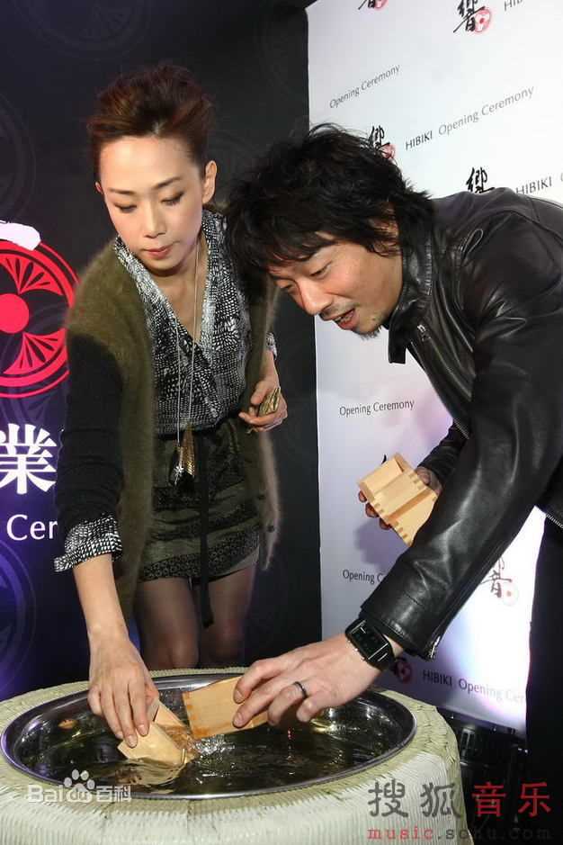 林忆莲(Sandy Lam)2011北京响料理开业庆典图片图集