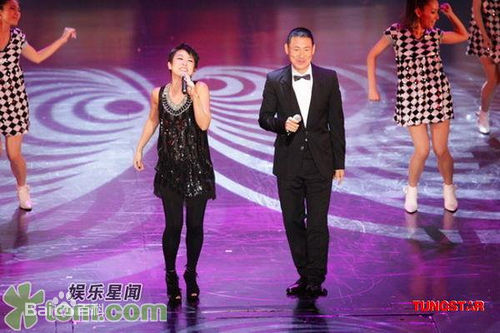 林忆莲(Sandy Lam)第28届香港电影金像奖颁奖典礼图册