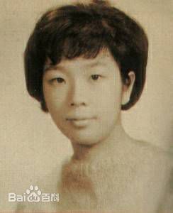 林忆莲(Sandy Lam)儿时照片性感图片图集