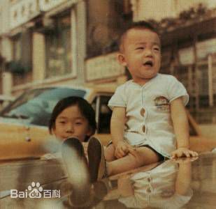 林忆莲(Sandy Lam)儿时照片性感图片图集