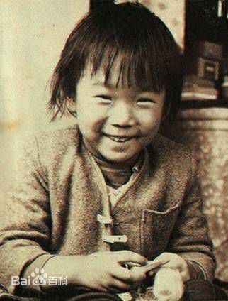 林忆莲(Sandy Lam)儿时照片性感图片图集