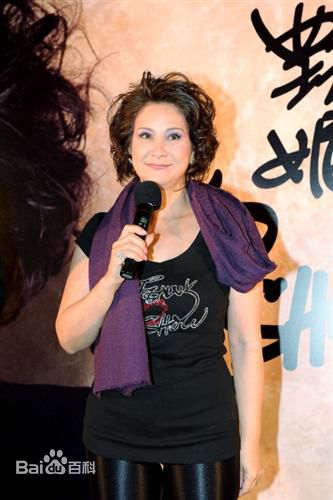 甄妮(Jenny Tseng)宣传照片前后照片