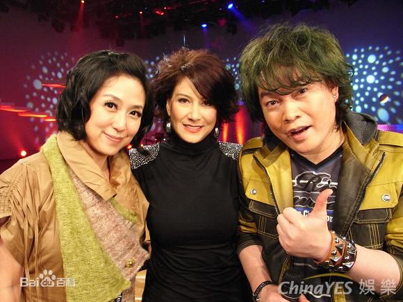 甄妮(Jenny Tseng)合照性感图片壁纸